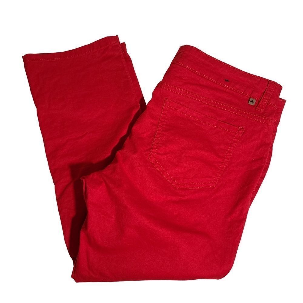 Almost Famous red capris pants size 9